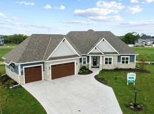 W198N4971 Hickory St, Menomonee Falls, WI 53051