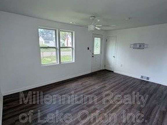 4th image of 85 E Beverly Ave