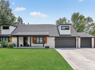 8121 E Willowbrook Rd, Wichita, KS 67207