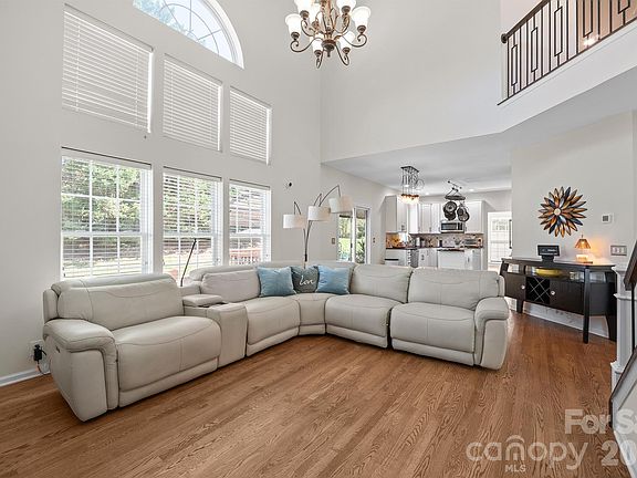 4th image of 13409 Fremington Rd