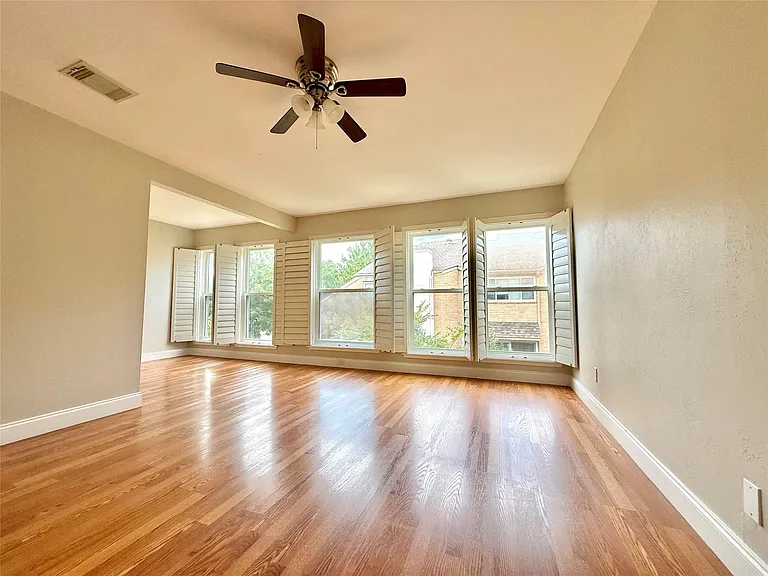 12625 Memorial Dr #25 — Photo 8