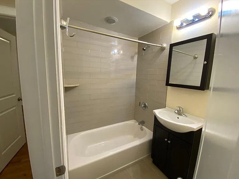1529 Spruce St #4D — Photo 6
