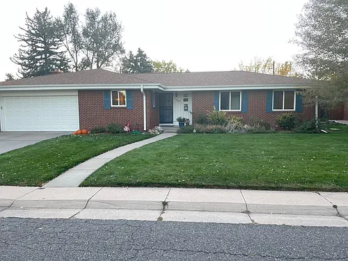 2205 E Dartmouth Cir Photo 1