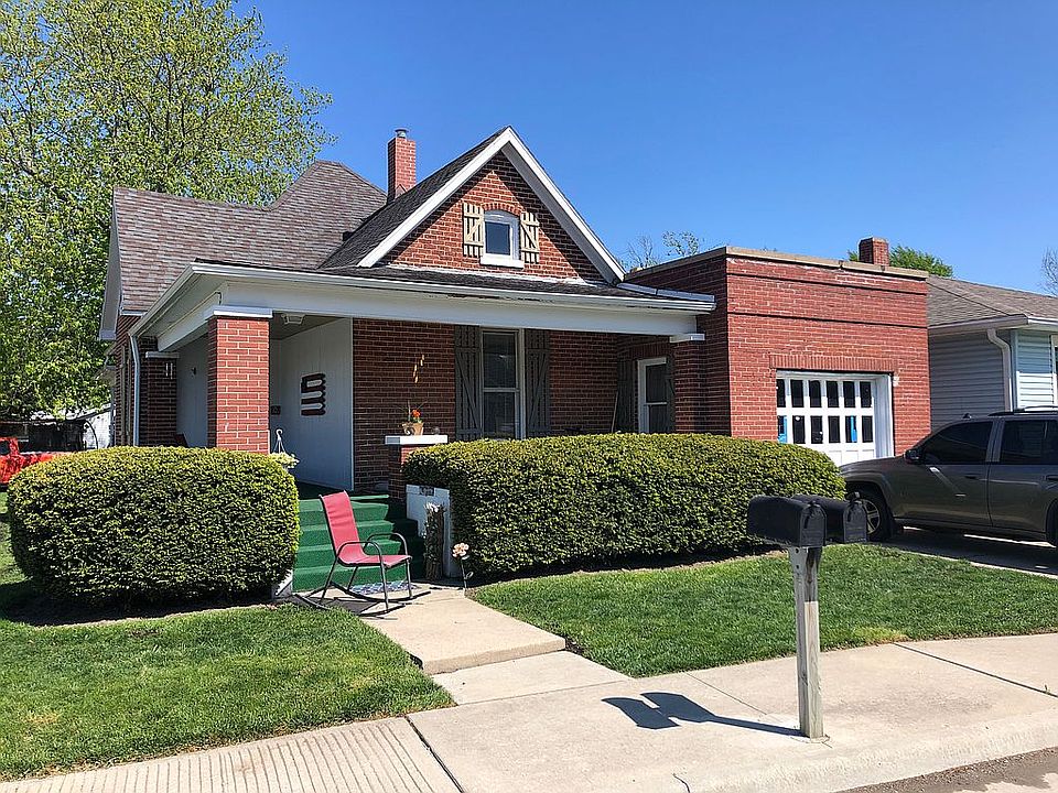 2nd image of 301 S Main St