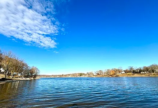 25 W Lakeshore Dr #2