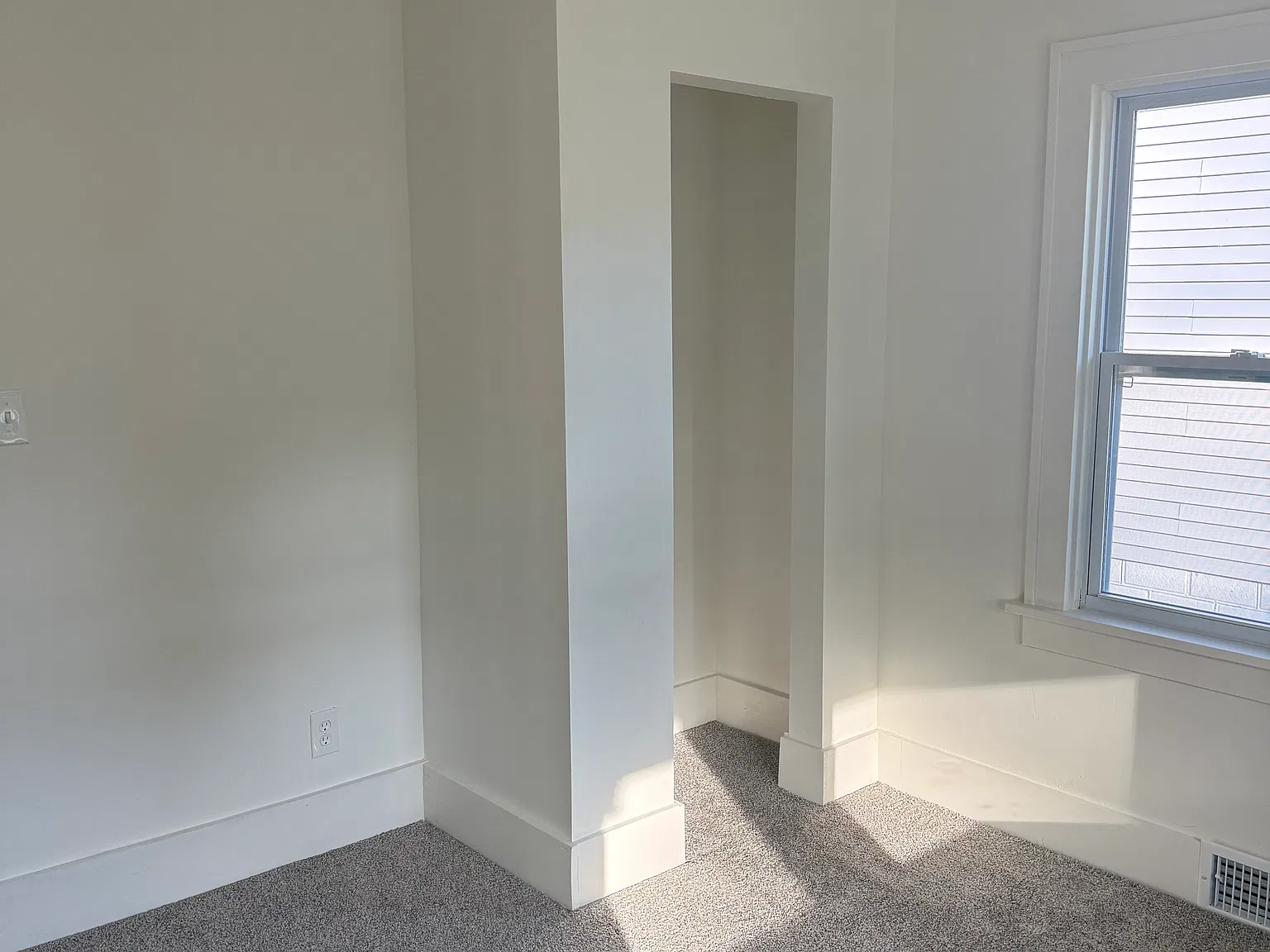 3 bed, 1042 sqft, $1,395 — Photo 4