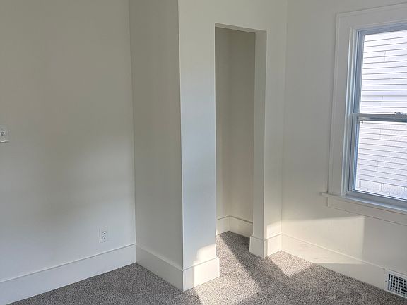 4th image of 4120 N 39th St