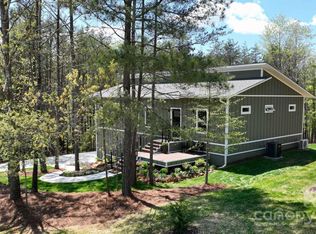 181 Cascades Dr, Hickory, NC 28601