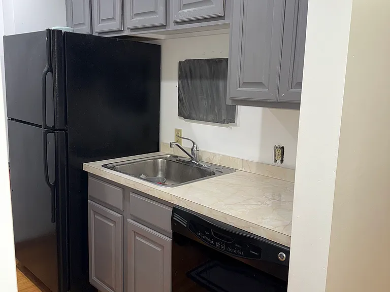 208 W Genesee St — Photo 7
