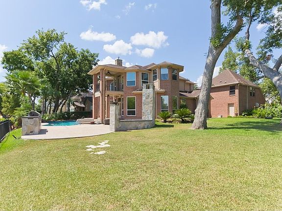 3rd image of 2735 Peninsulas Dr