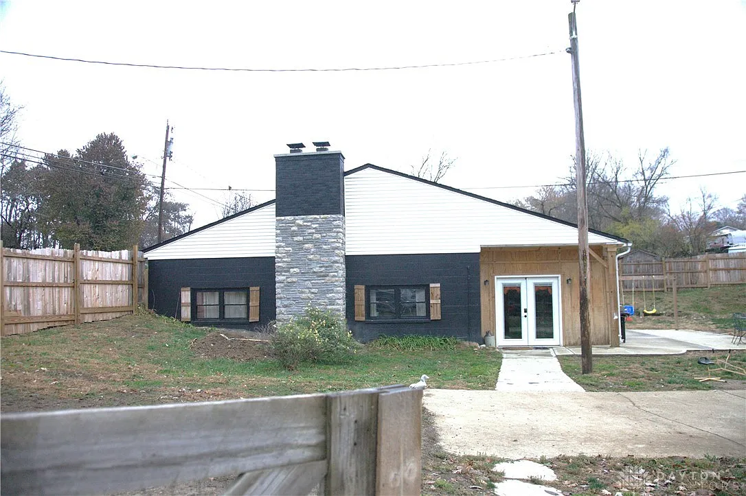 5845 Manchester Rd photo 1