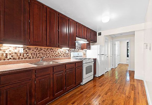 3rd image of 144 W 130th St