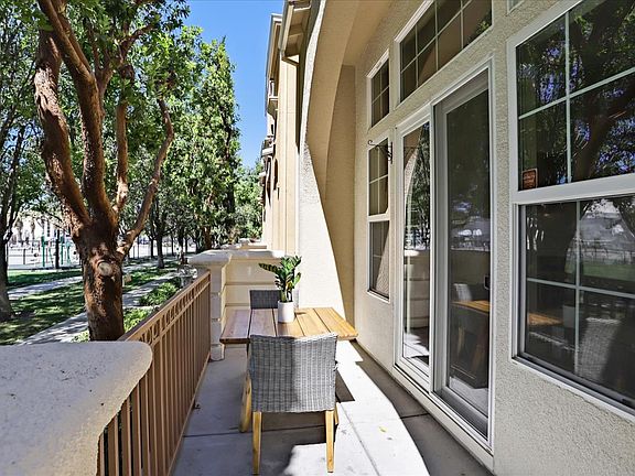 5th image of 4060 Crandall Cir