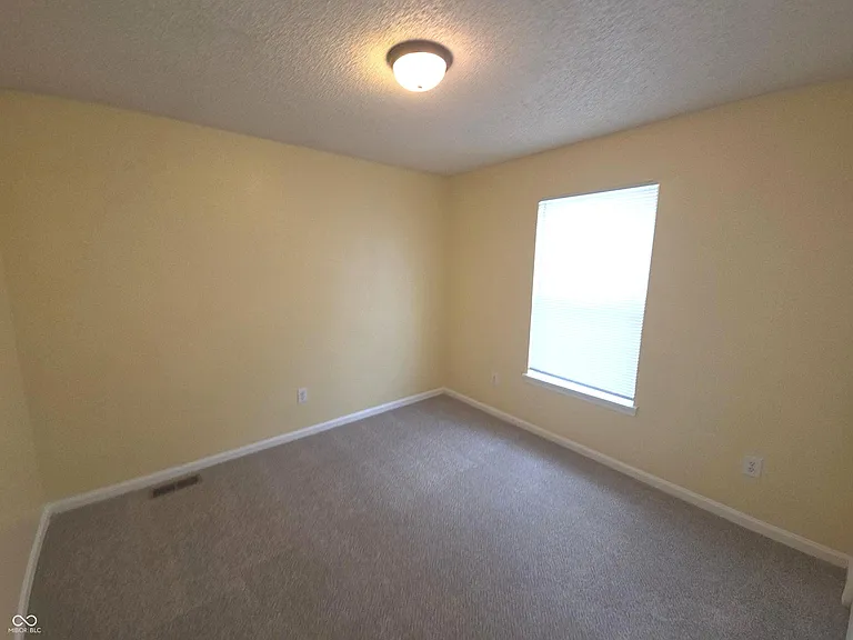 4320 Village Bend Ln — Photo 21