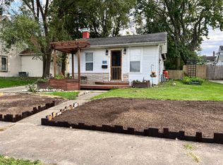 814 W Macarthur Ave, Bloomington, IL 61701