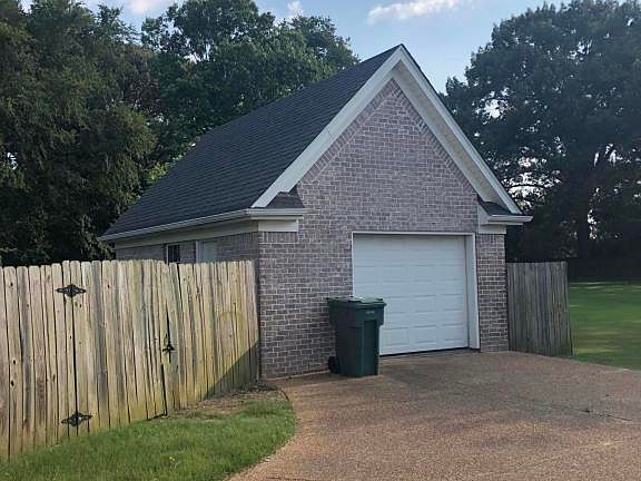4th image of 2365 Tower Dr