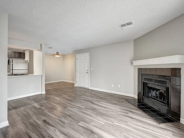 Summit Riverside — Photo 23