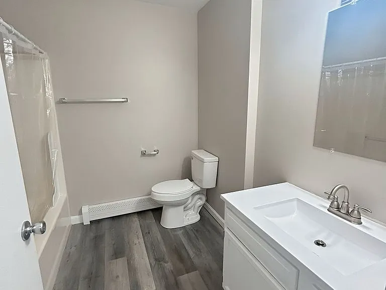 221 Park St — Photo 3