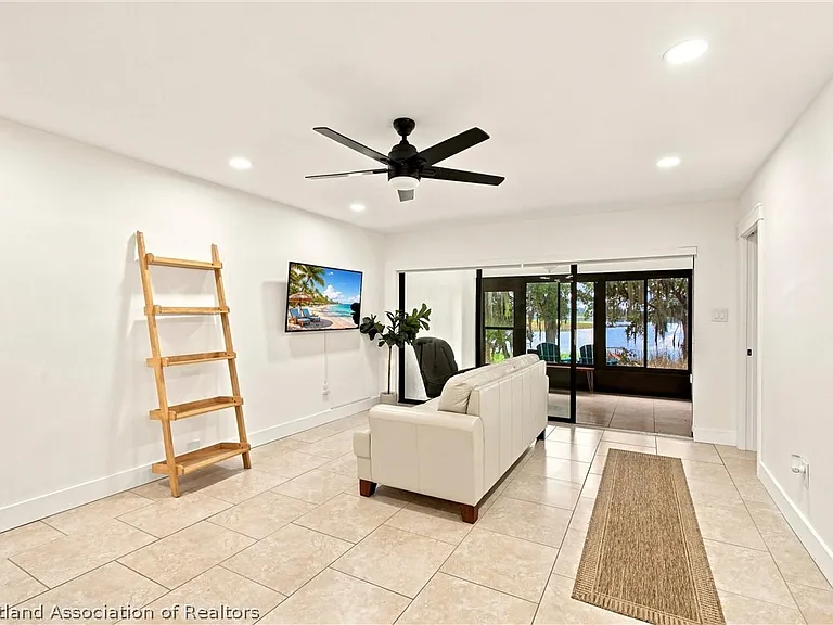 3 Charlton Dr — Photo 7