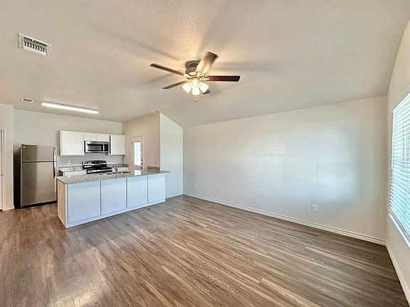 5th image of 1708 Clovis Dr #B