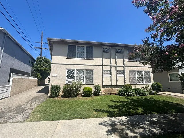 3316 S. Durango Ave.