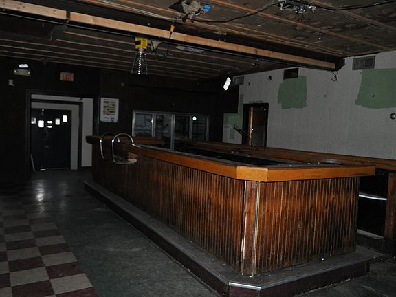 5th image of 1330 Pleasant Valley Blvd