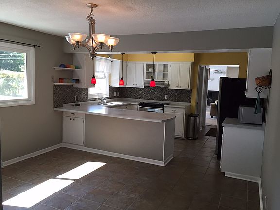 3rd image of 5504 Sioux Ct
