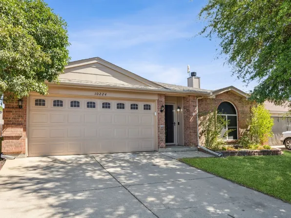 10224 Dawson Trl, Fort Worth, TX 76108