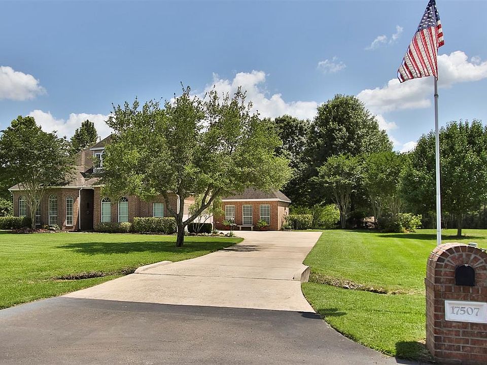 1st image of 17507 S Yaupon Cir