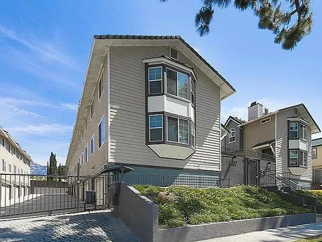 2357 Mira Vista Ave — Photo 2
