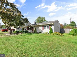 26 Gable Hill Rd, Levittown, PA 19057