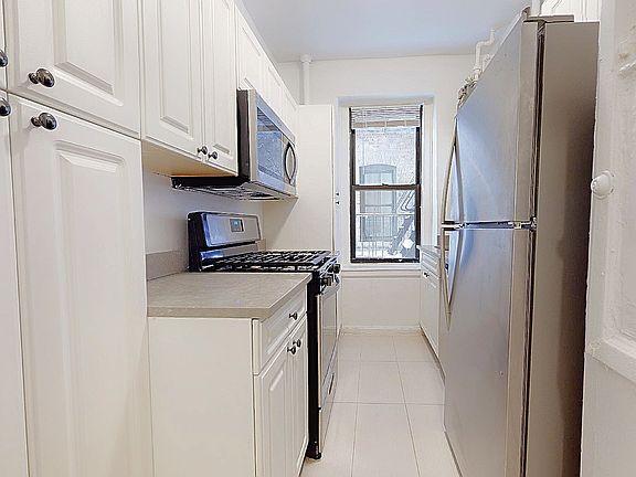 5th image of 254 Seaman Ave APT A7