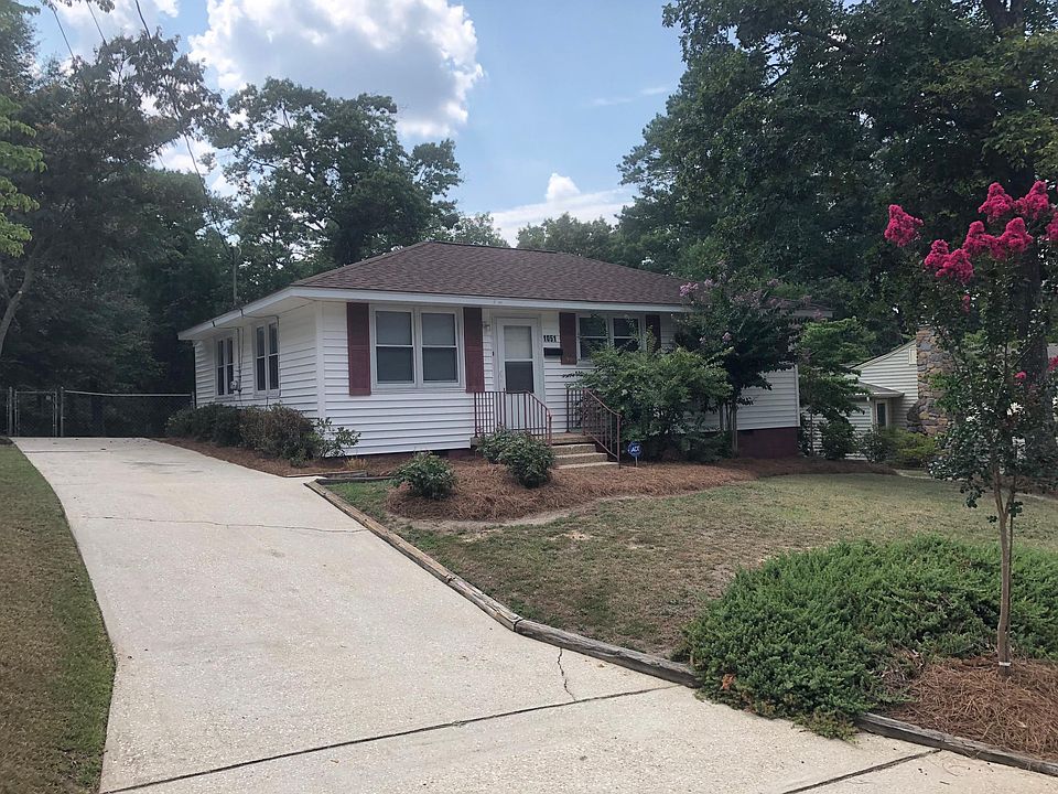 Front of the house with drive way