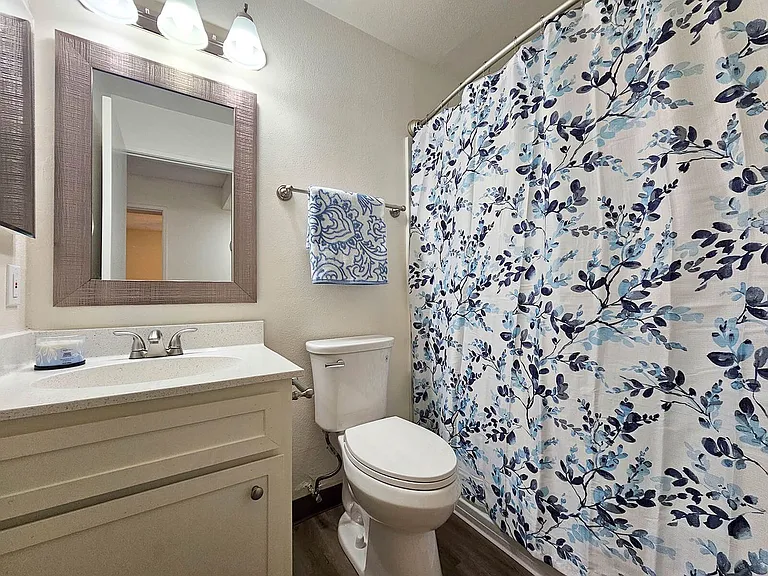 WELCOME TO THE VINE APARTMENTS! — Photo 12