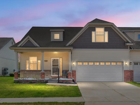 270 Victoria Dr, Dexter, MI 48130