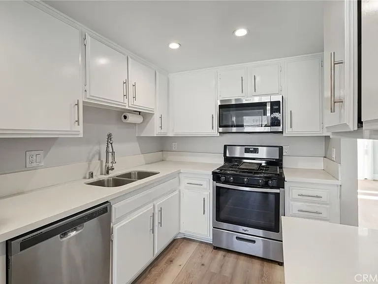6323 Reseda Blvd #2 — Photo 5