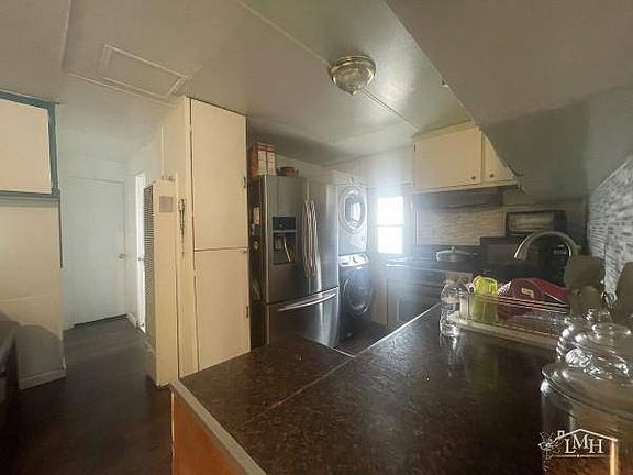 4th image of 402 63rd St Space 77