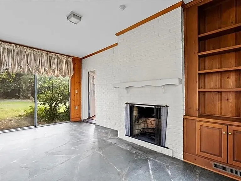 703 Woodland Dr — Photo 6