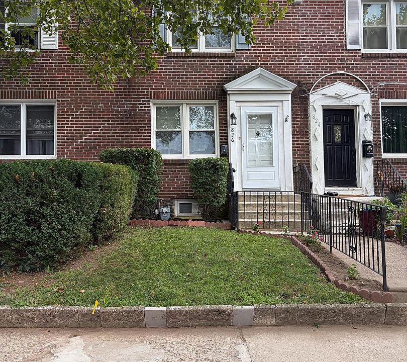 1st image of 826 3rd Ave