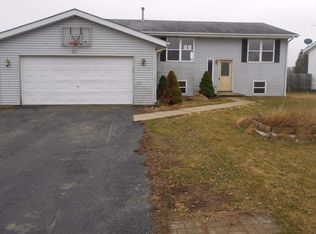 310 Morning Sun Trl, Capron, IL 61012