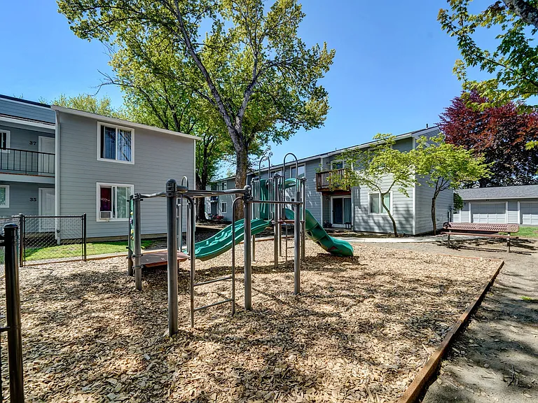 Karens Korner Apartments — Photo 23