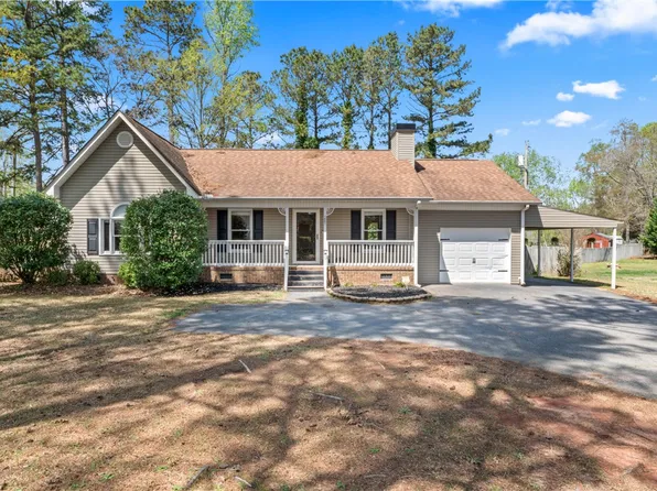 1001 Laurel Ave E, Greenwood, SC 29649