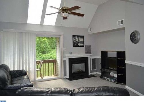 2nd image of 285 Wexford Ct