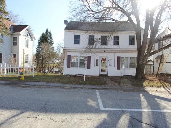 9 Union St, Winthrop, ME 04364