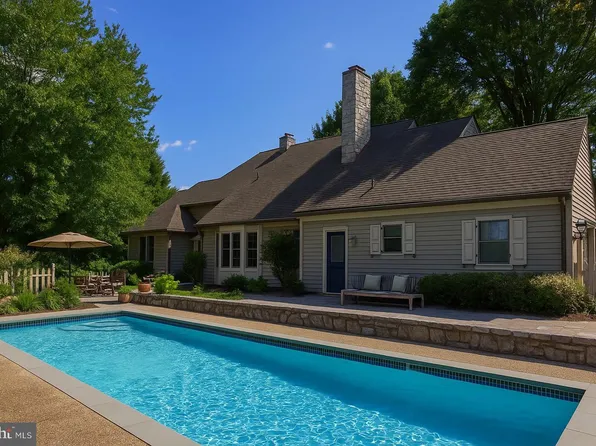 38 Westwind Cir, Lititz, PA 17543