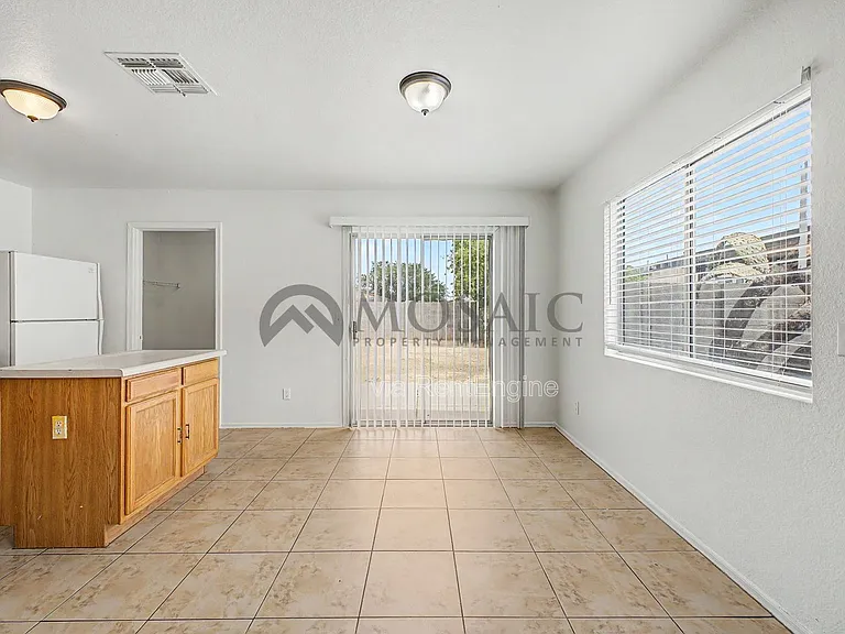 1004 E Cowboy Cove Trl — Photo 7