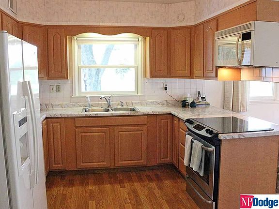 3rd image of 111 N Grove St