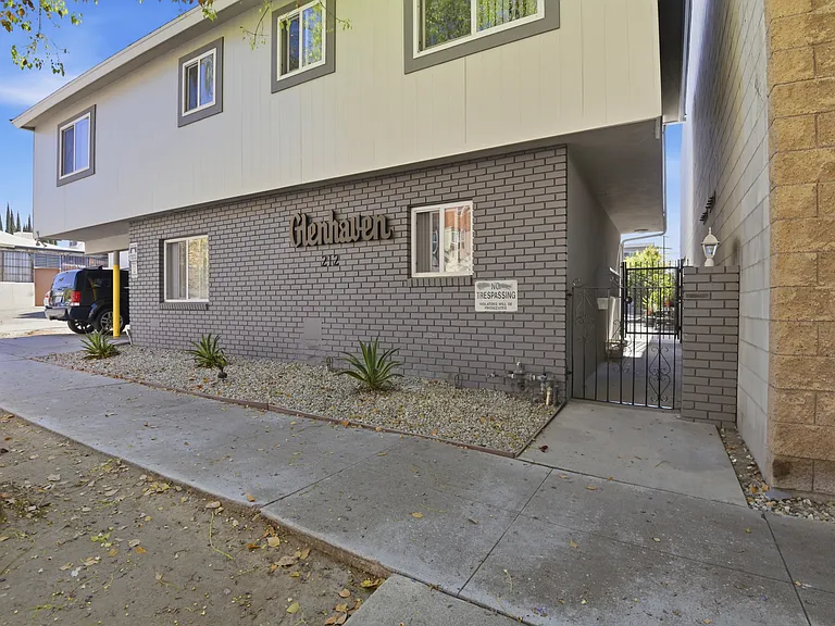212 S Jackson St #3 — Photo 16
