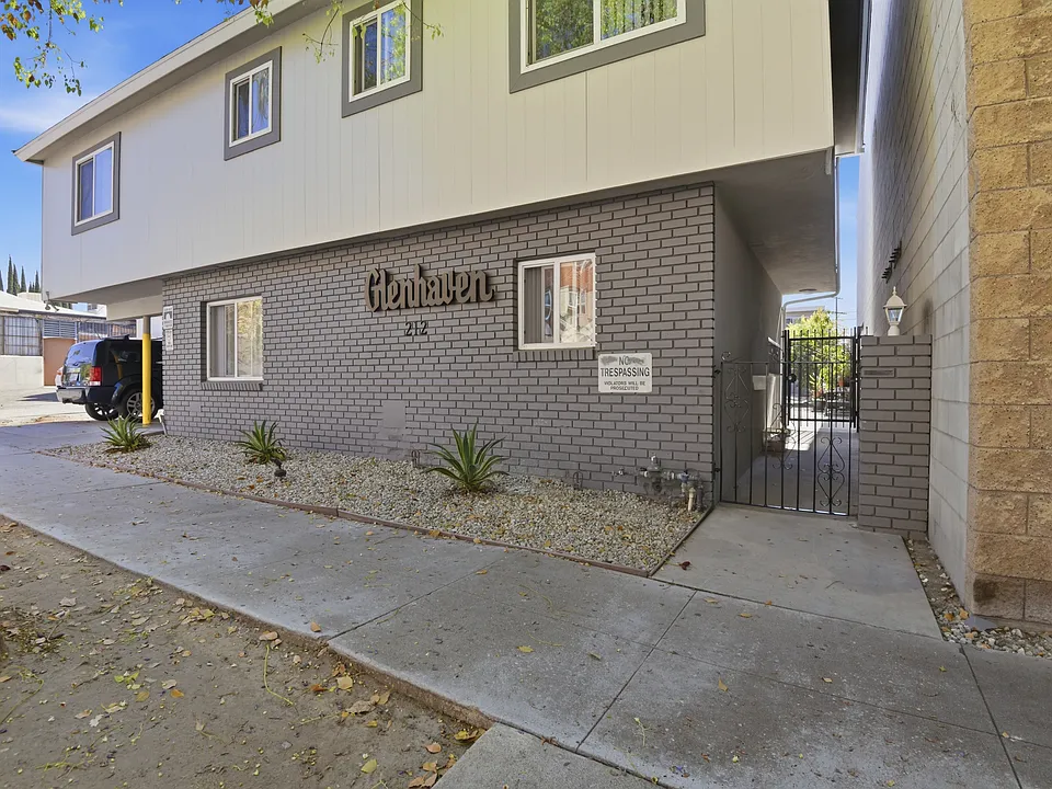 212 S Jackson St #2