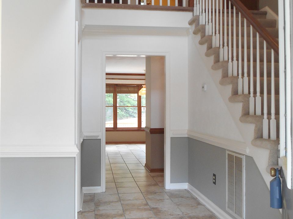 2nd image of 1007 Forest Lakes Dr